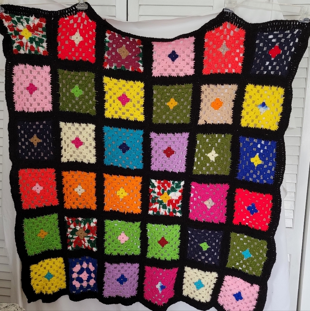 Vintage Roseanne Granny Square Crocheted Afghan Black Border
